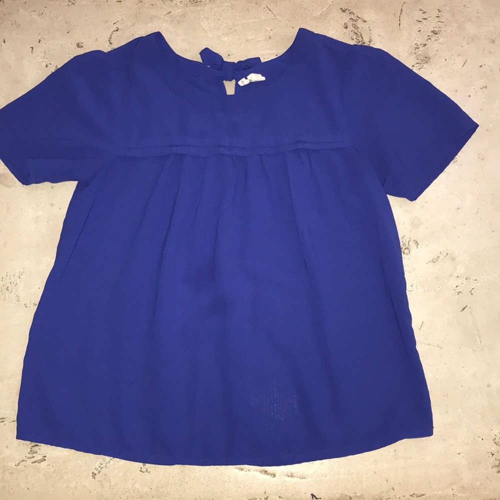 Professional Top (NO STAINS just the camera flash)